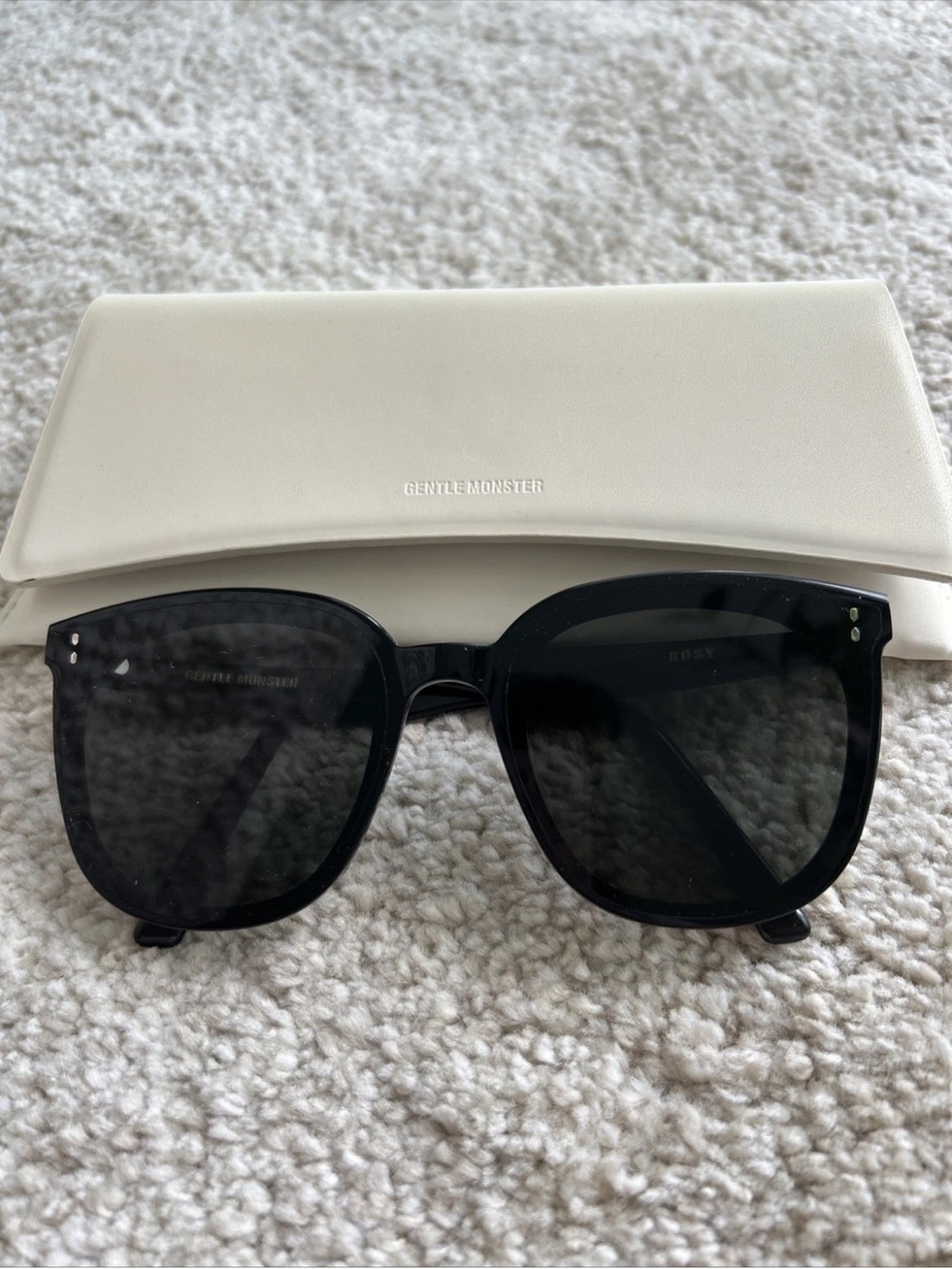 Gentle Monster ROSY 01 Acetate Sunglasses Oversized Flat frame authentic w. Case